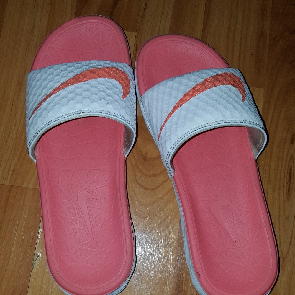 Nike slides