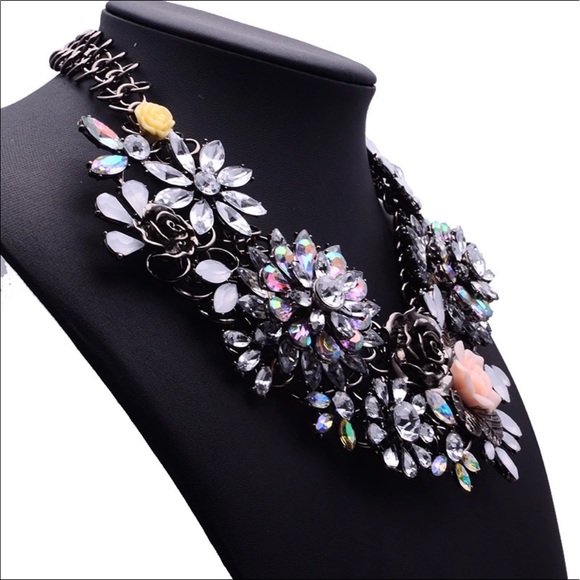 New Crystal Handmade Floral Statement Necklace - Picture 2 of 3