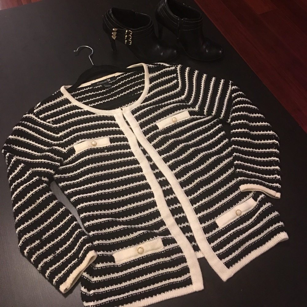 Forever 21 black/white Cardigan 👯
