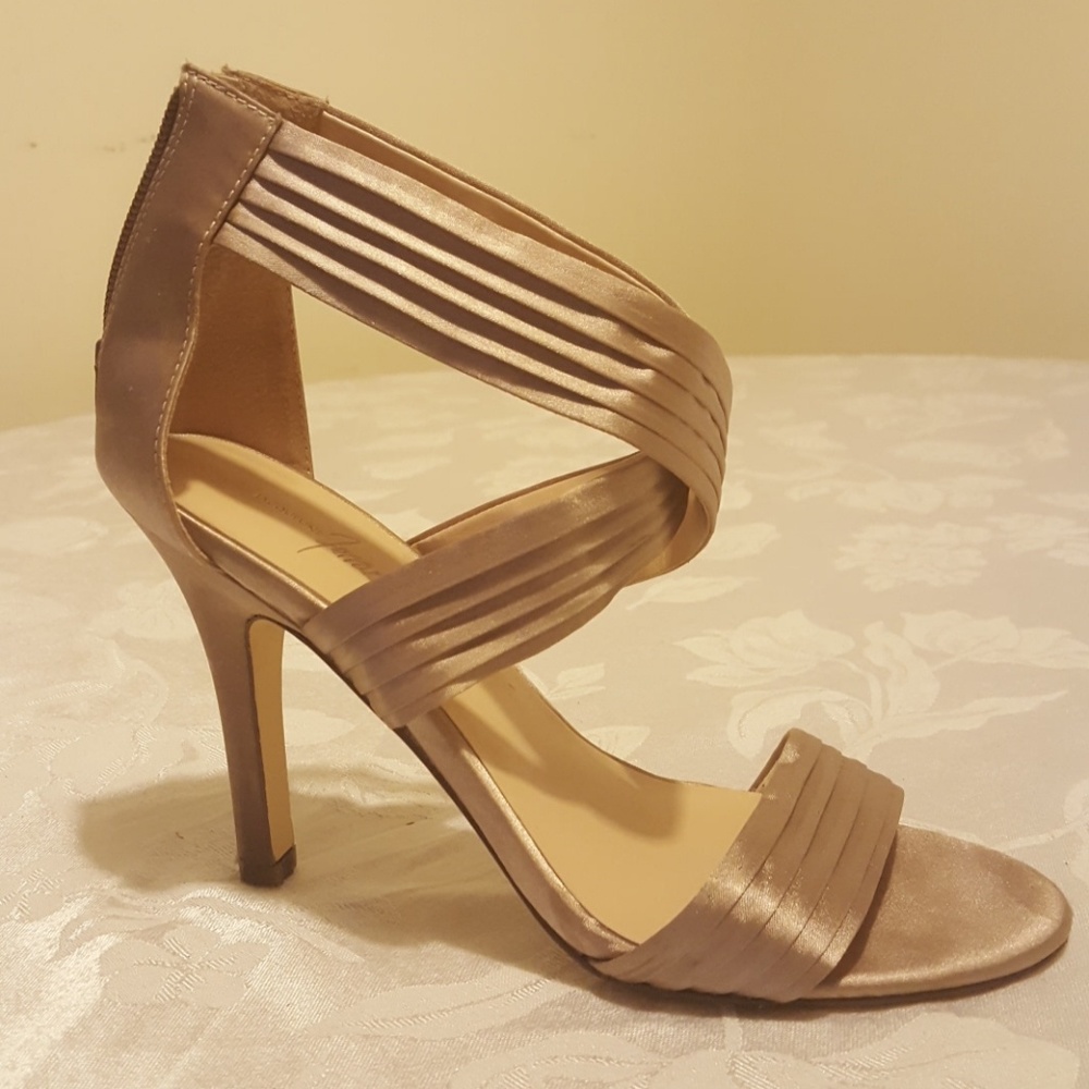Women's high heel shoe