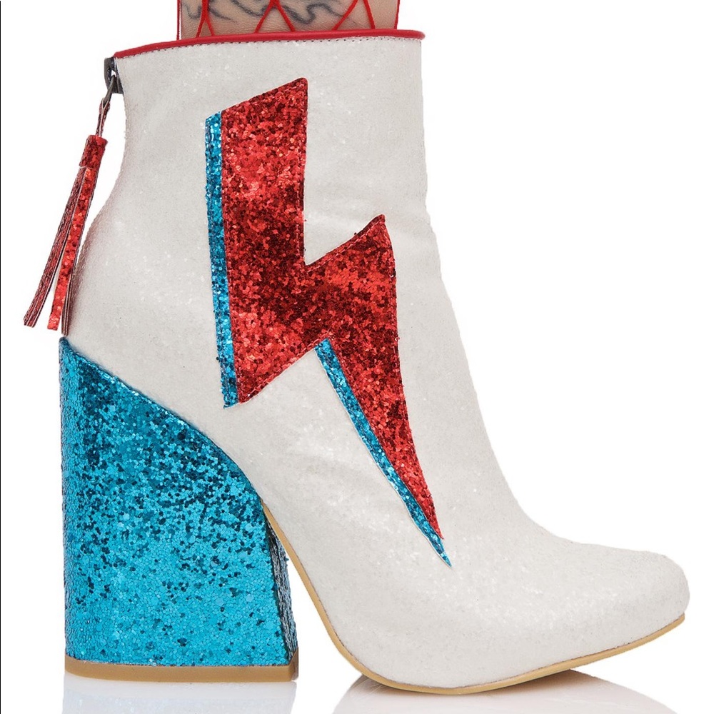 ISO Y.R.U Ziggy Boots size 8