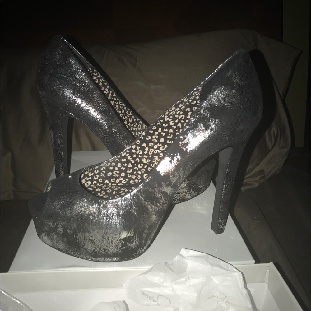 Gunmetal Jessica Simpson 👠 heels! Never worn