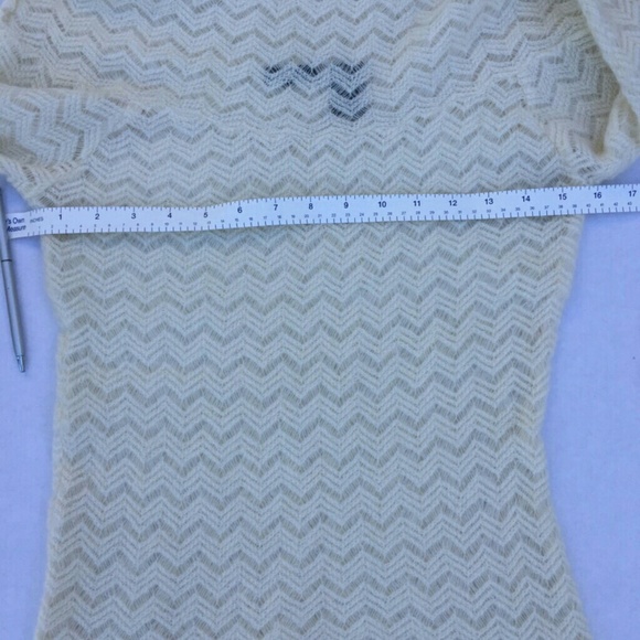Creme Cowl-neck Sweater XS 🌸 - Picture 5 of 8