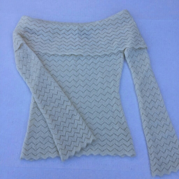 Creme Cowl-neck Sweater XS 🌸 - Picture 7 of 8