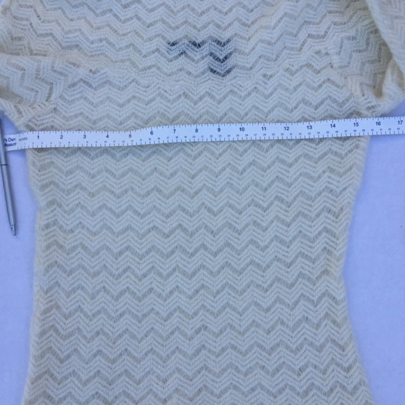 Creme Cowl-neck Sweater XS 🌸 - Picture 8 of 8