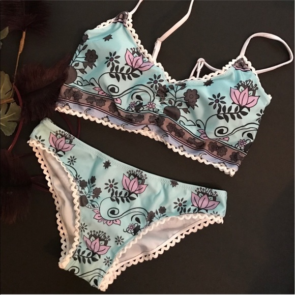 Mermaid floral bikini ✨top with ric rac detail! - Picture 5 of 8