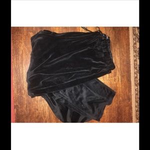 Beautiful black NEW velvet like plus size pants