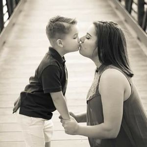 Meet your Posher, Mona