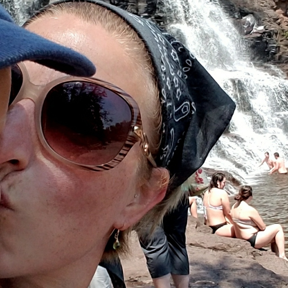 Meet your Posher, Charlene