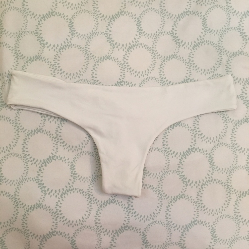 ❌SOLD❌ White San Lorenzo Scrunch Bikini Bottoms