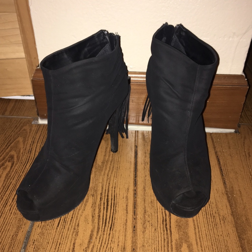 ✨Black opened toe bootie heels 👠