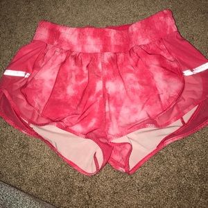 NWOT SIZE 4 LULU SHORTS
