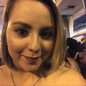 Meet your Posher, Lorraine