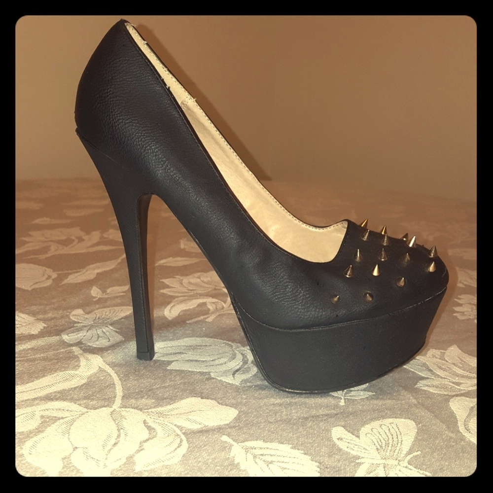 Women's high heel shoe