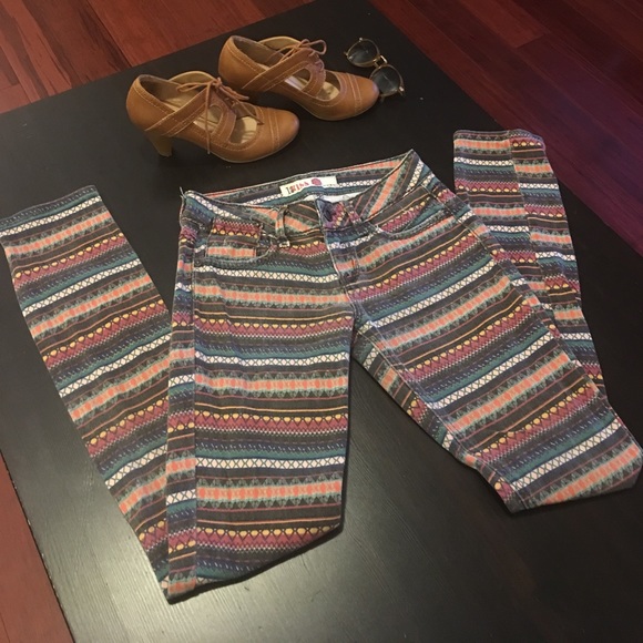 1st Kiss patterned skinny Jeans 👖 Rarely Used - Picture 2 of 5