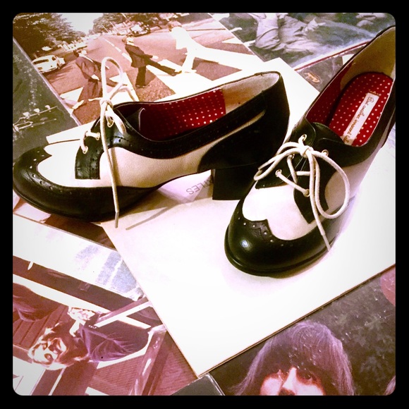 Modcloth Shoes Buster Brown Saddle Shoe 9 Mod Retro 95s