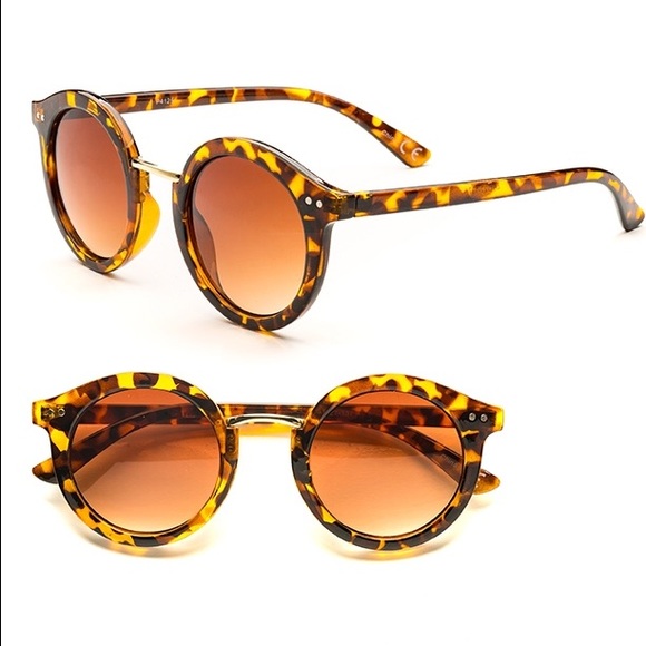 Sunglasses 😎 - Picture 1 of 1