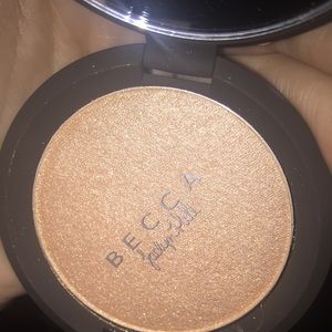 BECCA CHAMPAGNE POP
