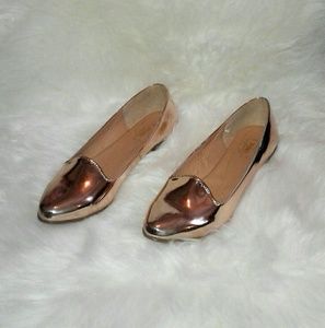 SALE🎆 NWT Rose Gold Metallic Patent Loafers