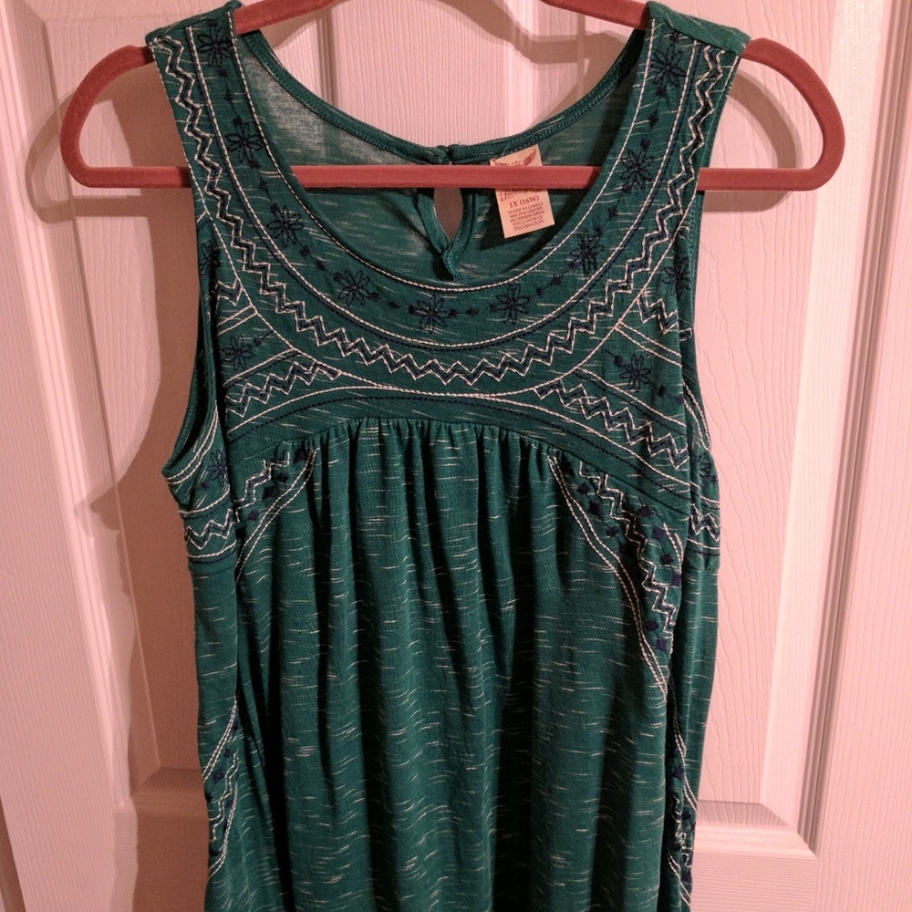 Flowy tank