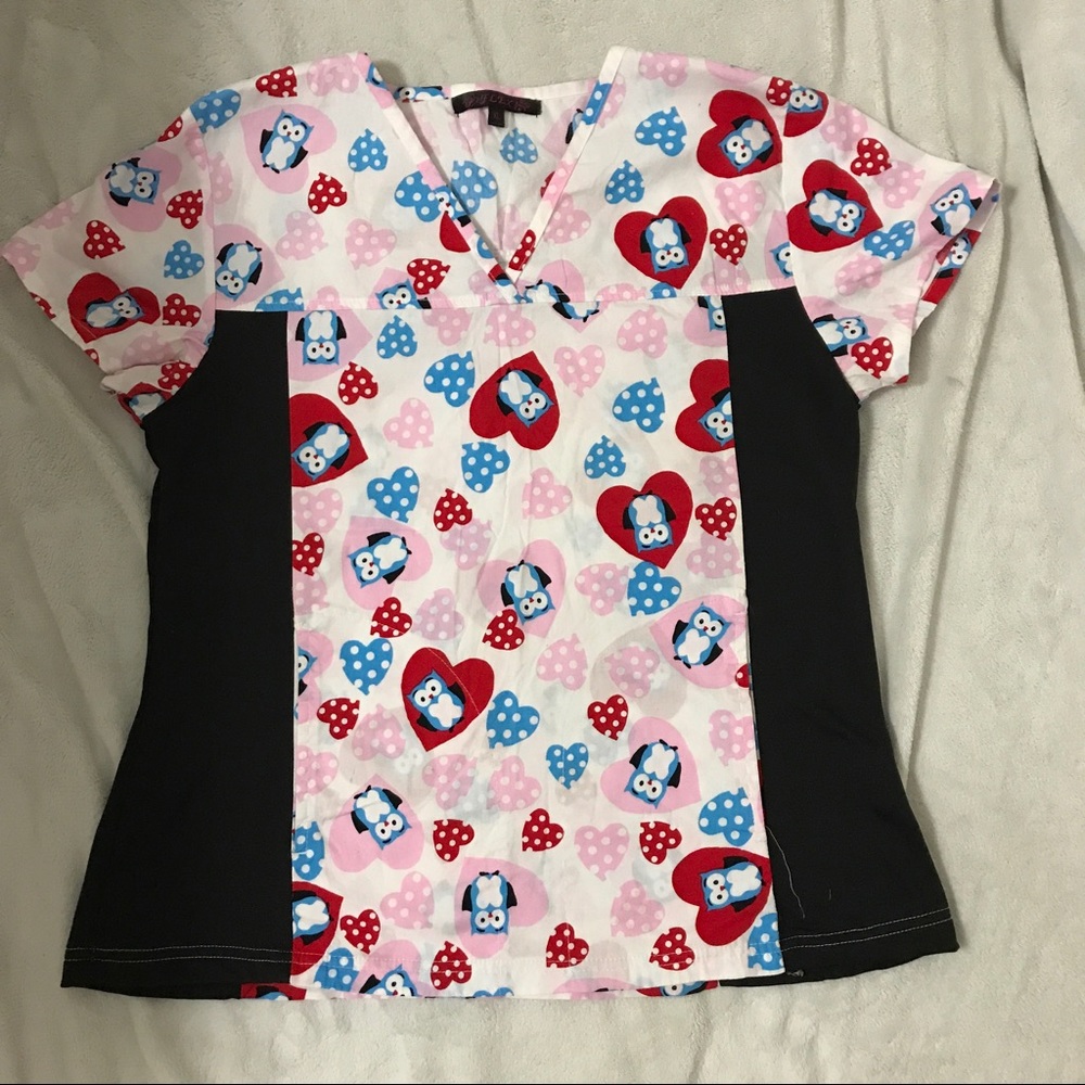 Owl & hearts scrub top