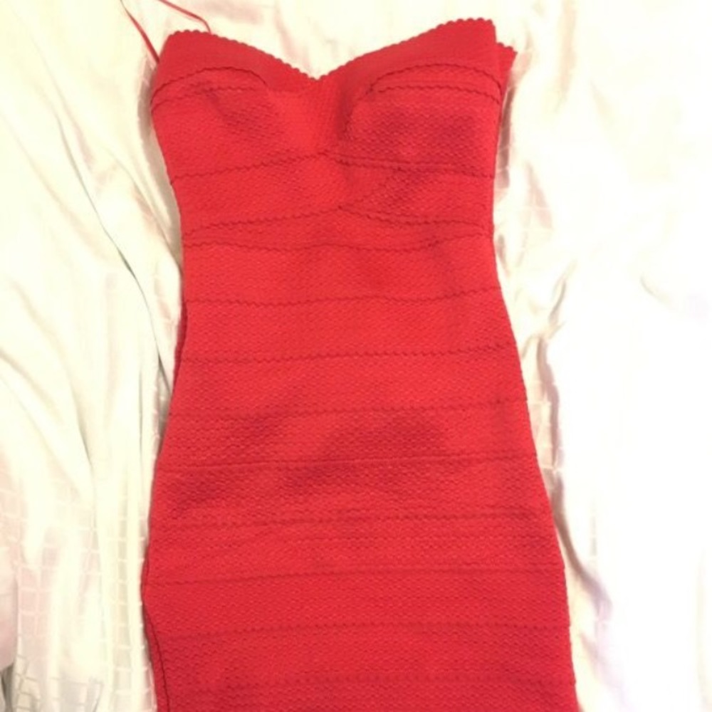 Red bodycon dress