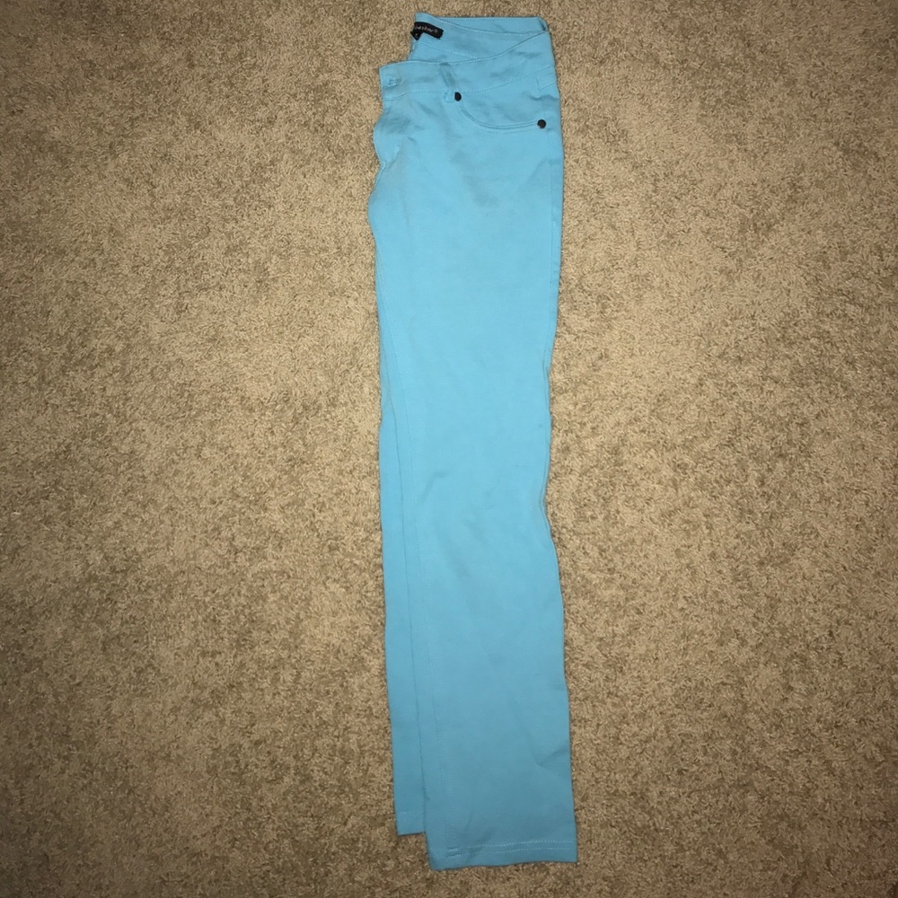 Beautiful blue cotton skinny pant!Great for summer