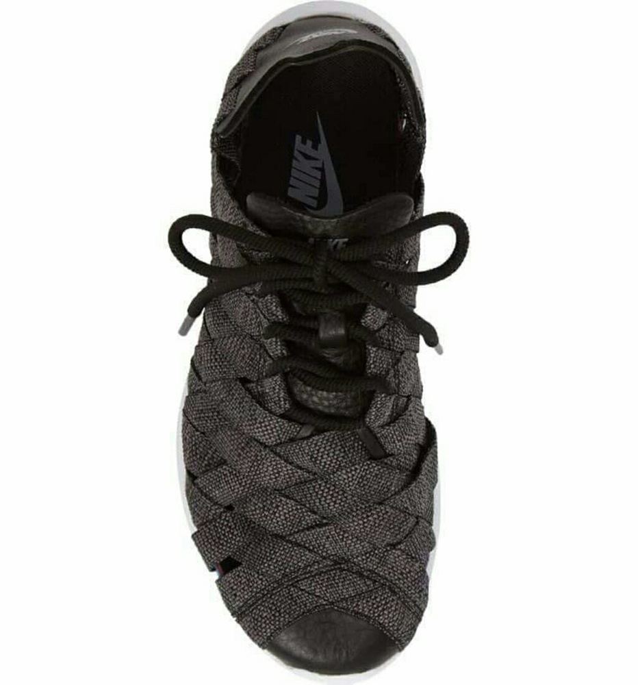 BRAND NEW Nike woven sneakers