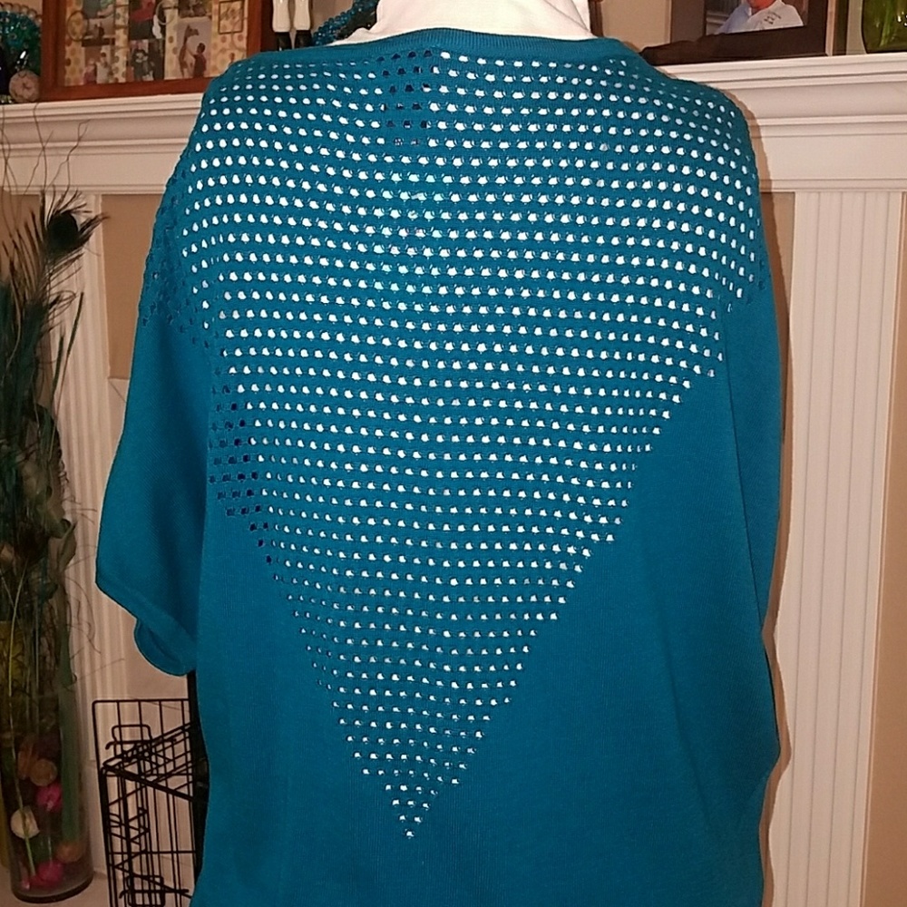 NWT Torrid tee with detailed back