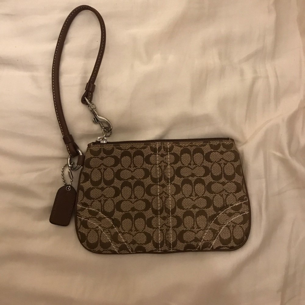 Coach Wristlet ... in perfect condition!