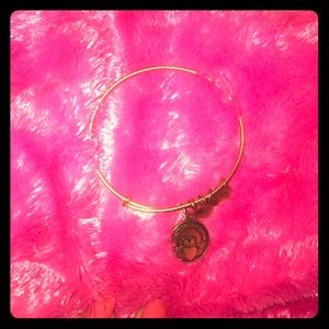 Alex and Ani claddagh bracelet