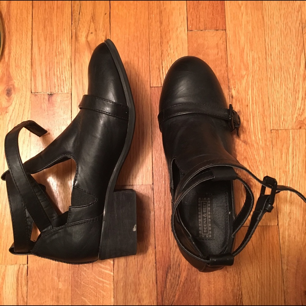 Urban Outfiters Black Booties Size 7