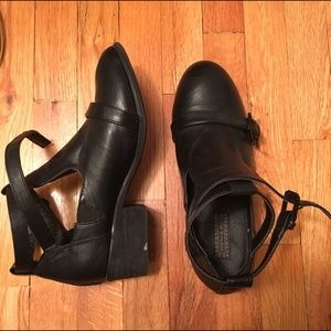 Urban Outfiters Black Booties Size 7