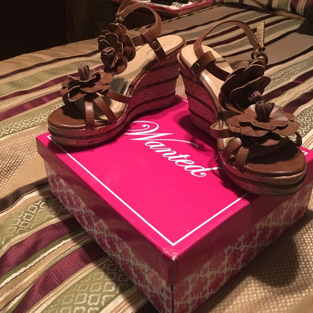 Wanted Wedge High heels