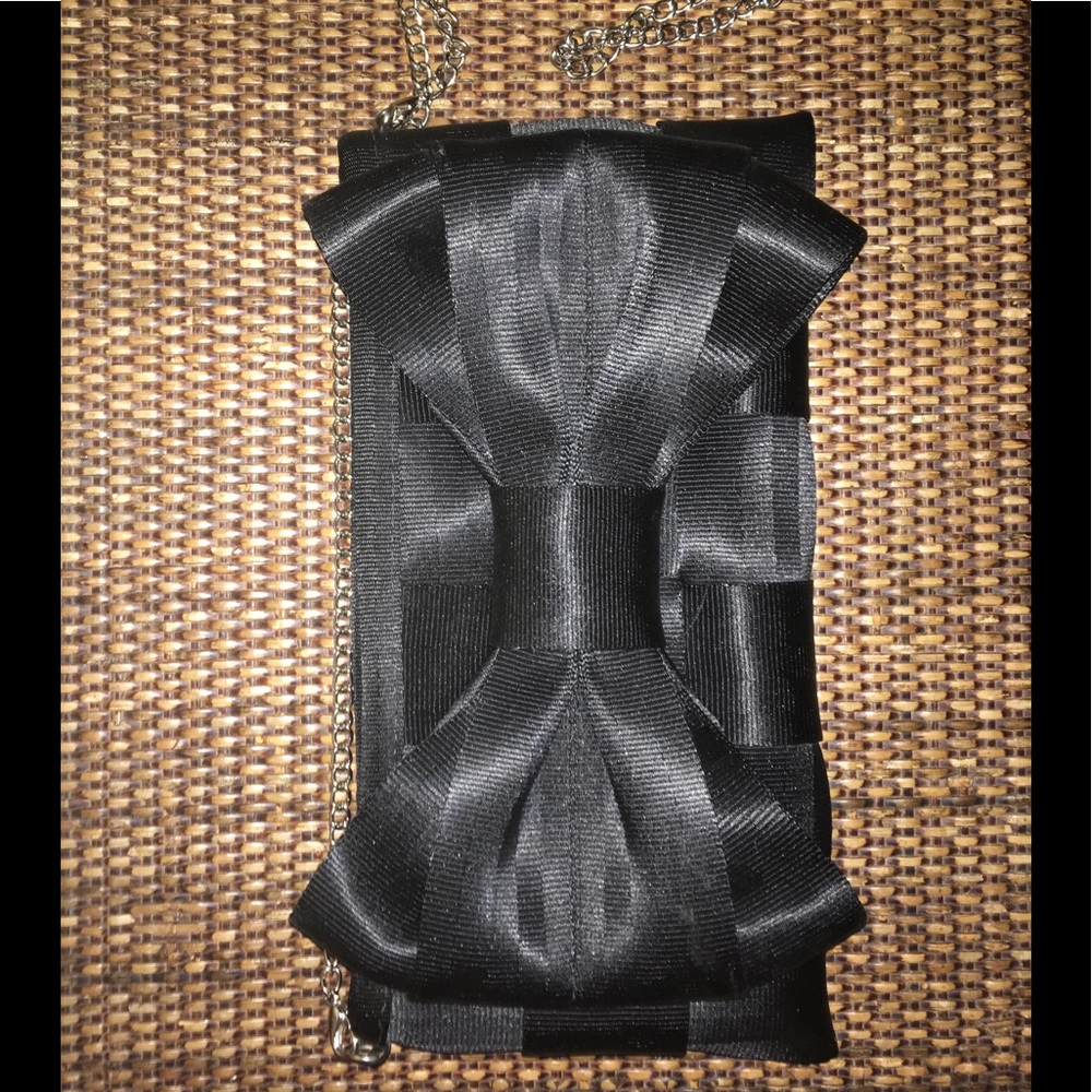 Harveys Original Seatbelt Bag Bow Clutch