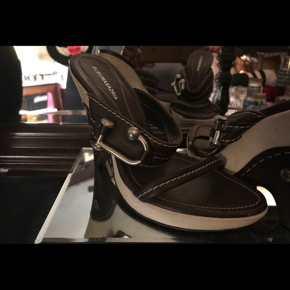 BcBG Shoe