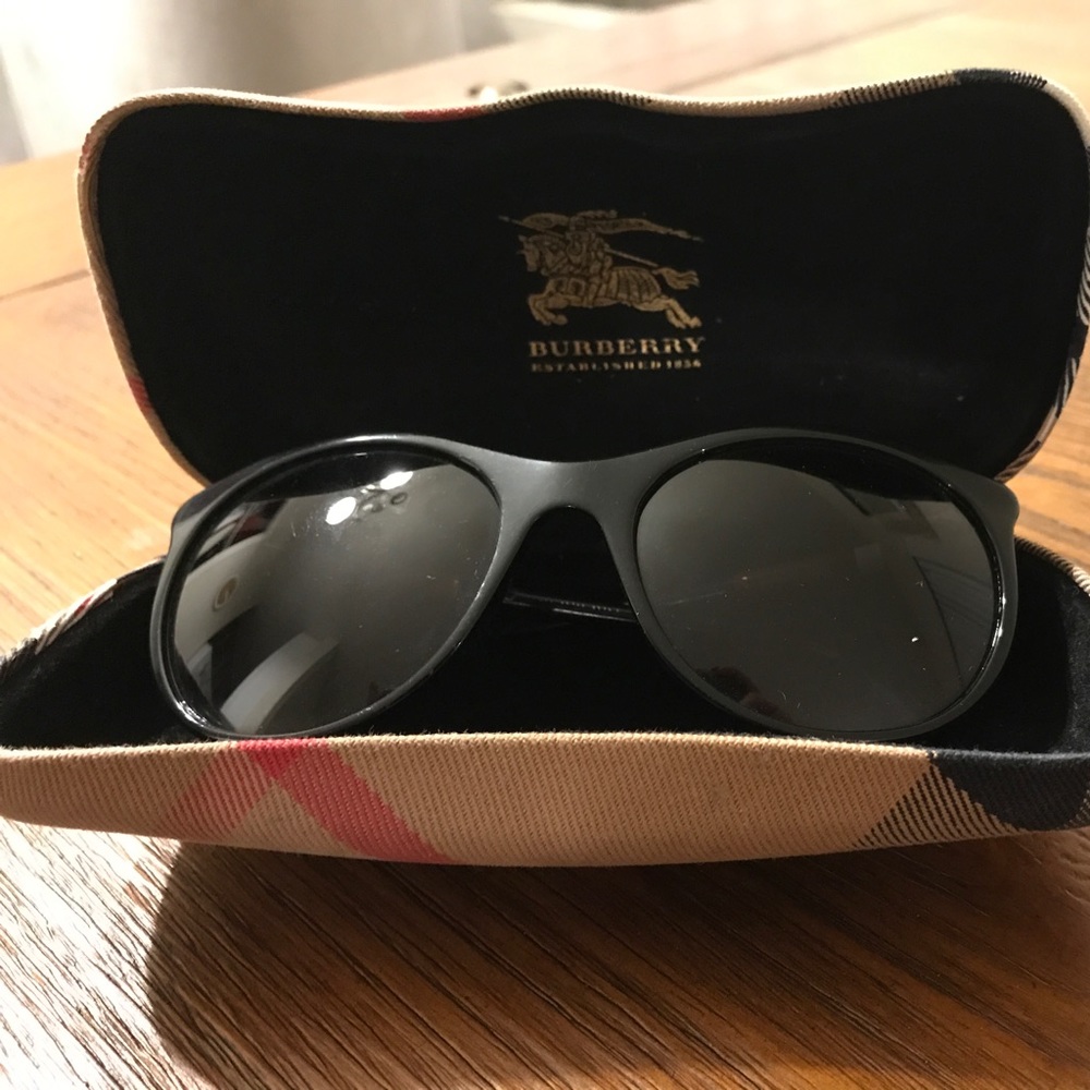 Authentic Burberry polarized sunglass