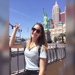 Meet your Posher, Caroline