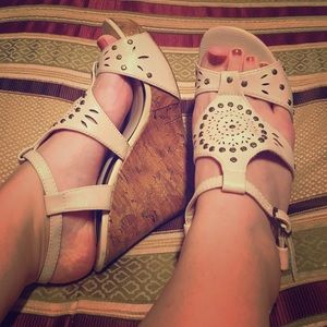 City Classified Cute Wedges