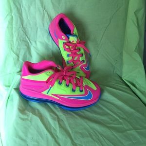 NWOT Never Worn Nike Lebron James Mid