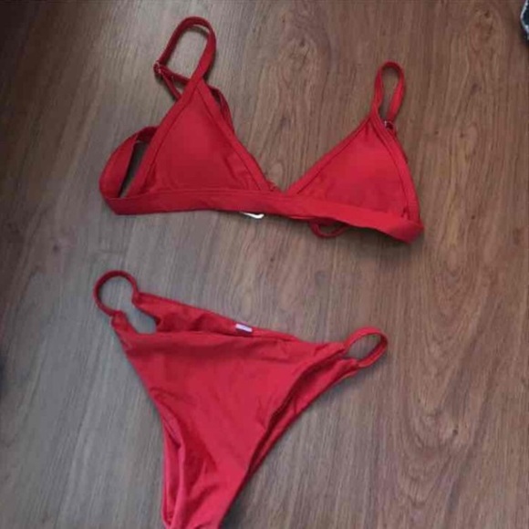RED BASIC BIKINI - Picture 3 of 4