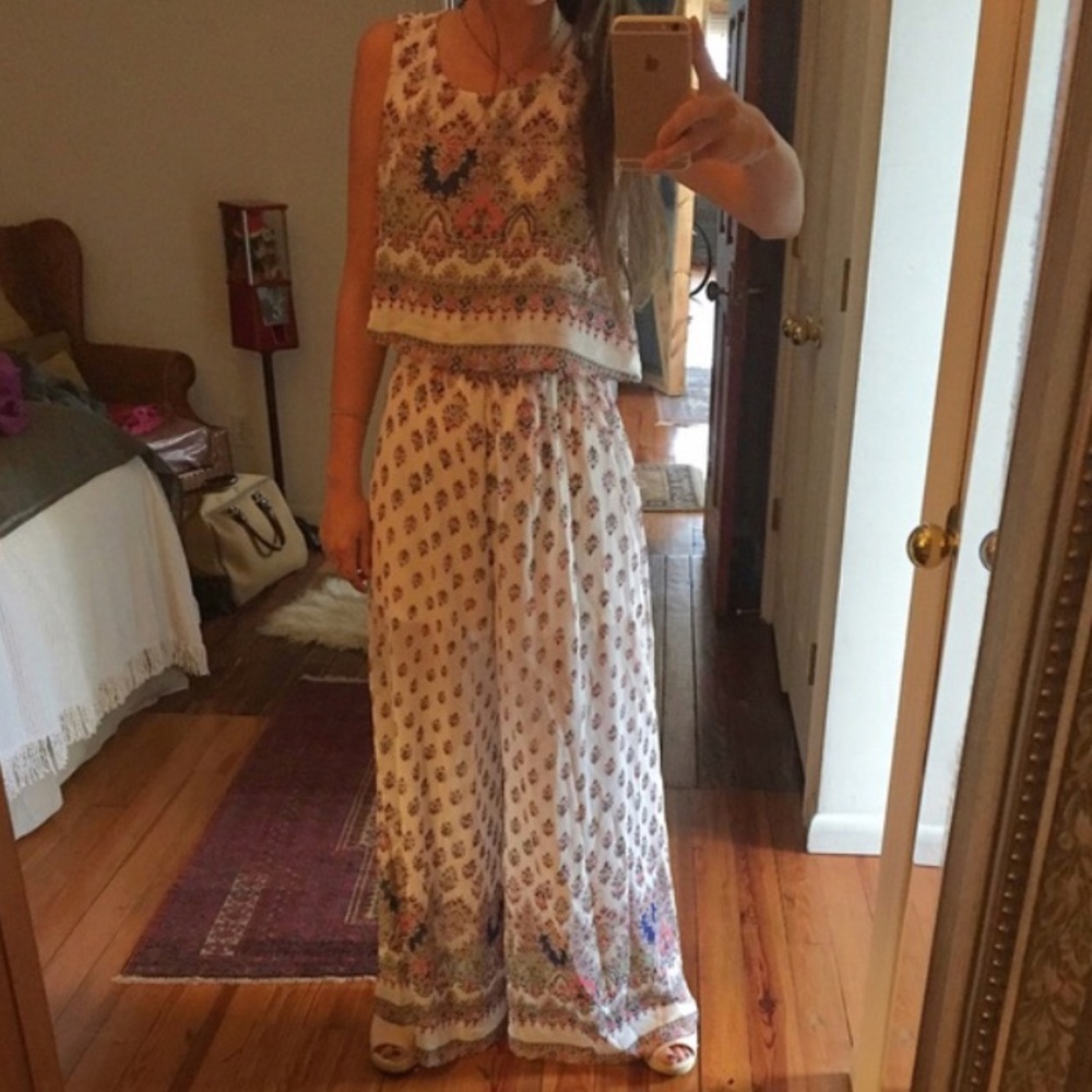 Patterned Flowy Sleeveless Jumpsuit
