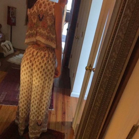 Patterned Flowy Sleeveless Jumpsuit - Picture 2 of 4