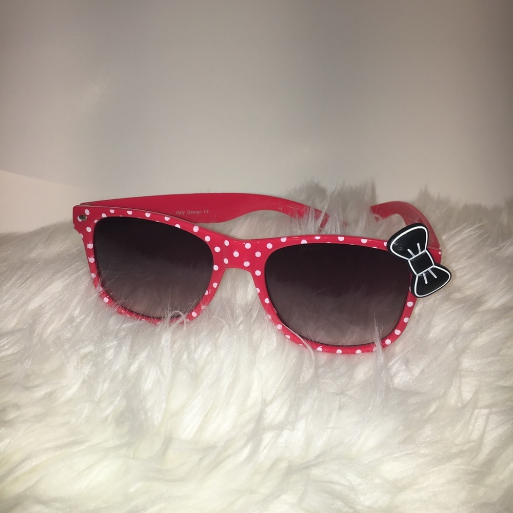 Red polka dot black bow wayfarers