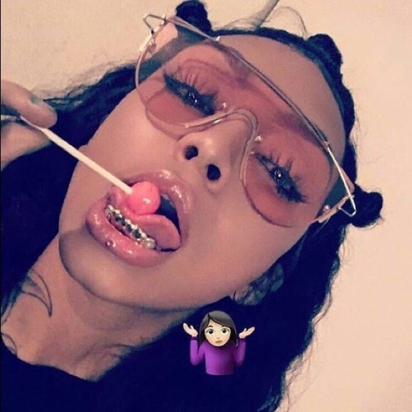 Meet your Posher, Cuban - Picture 1 of 1