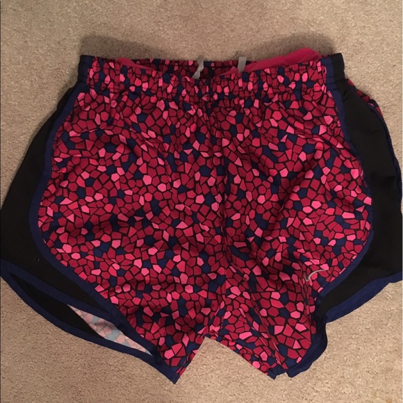 Nike shorts - Picture 2 of 3