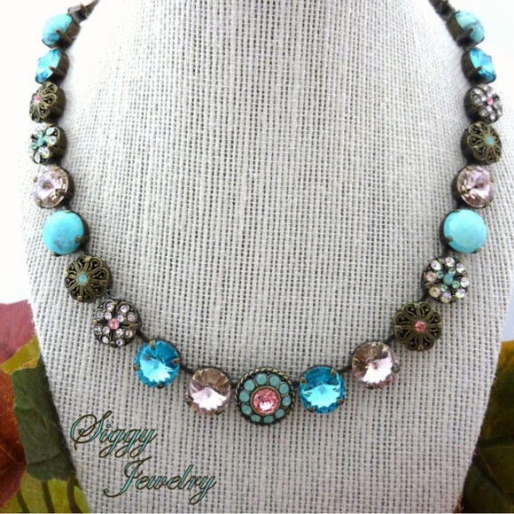 Swarovski Crystal Parisian Style Flower Necklace - Picture 6 of 6