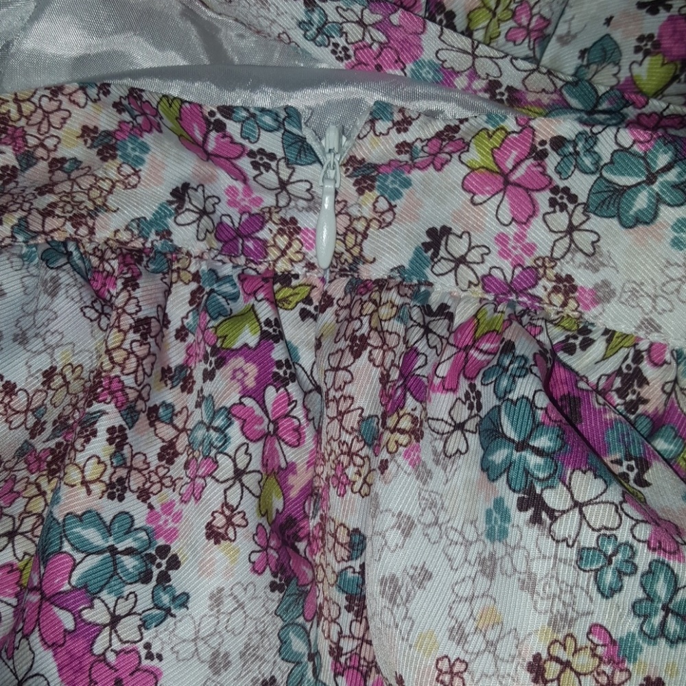 Forever 21 Floral skirt sz small - Picture 5 of 6