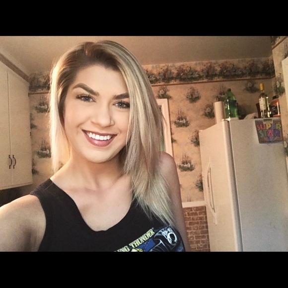 Meet your Posher, Rachel - Picture 1 of 1