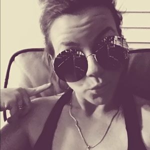 Meet your Posher, Jamie